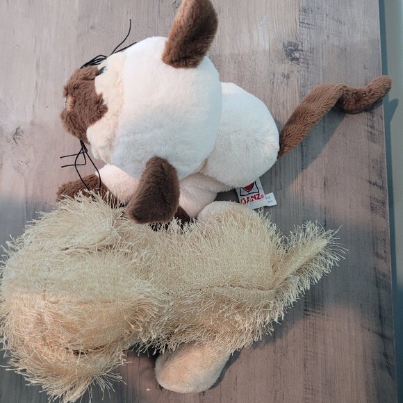 Webkinz Siamese Cat Plush HM160 and Golden Retriever HM011, Gently Used NO codes - Picture 2 of 5